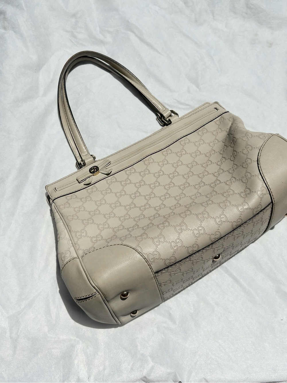 2011 Gucci Guccissima Mayfair Ivory Tote Bag with Gold Hardware and Bow